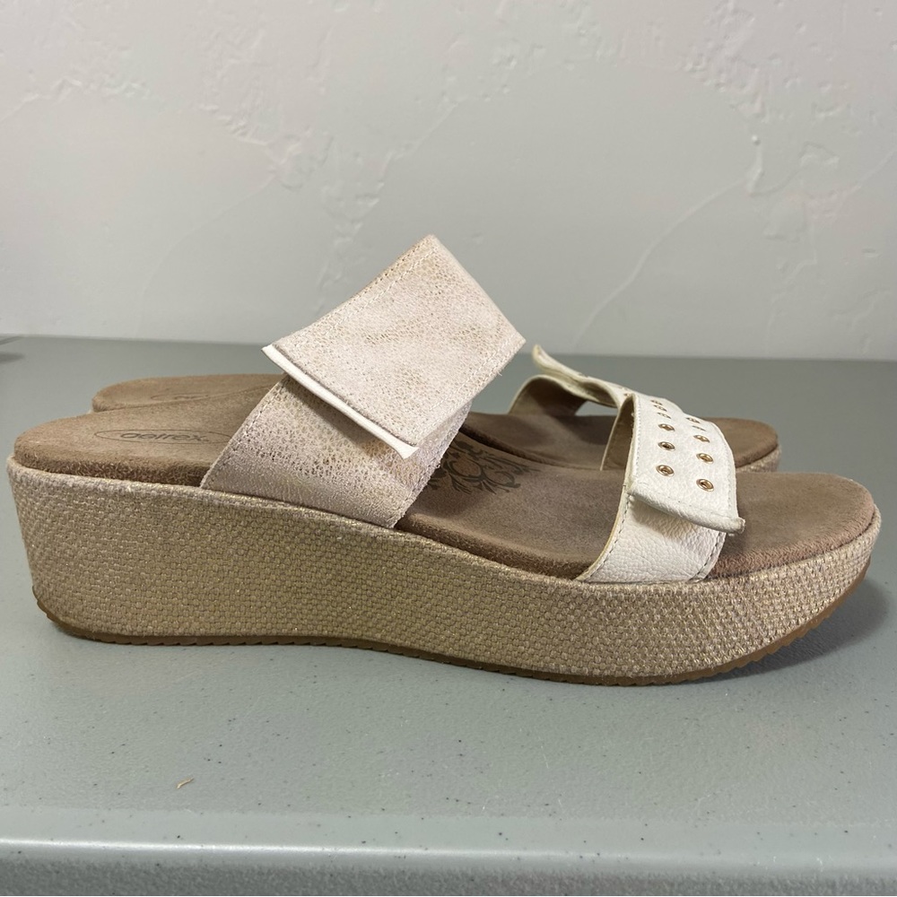Aetrex Cream Wedge Sandals